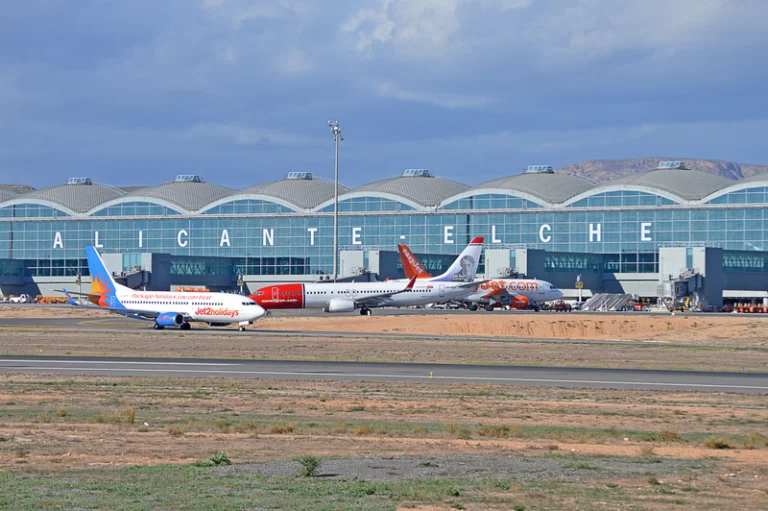 How to Go to Alicante – Flying, Driving, Sailing or by Train?